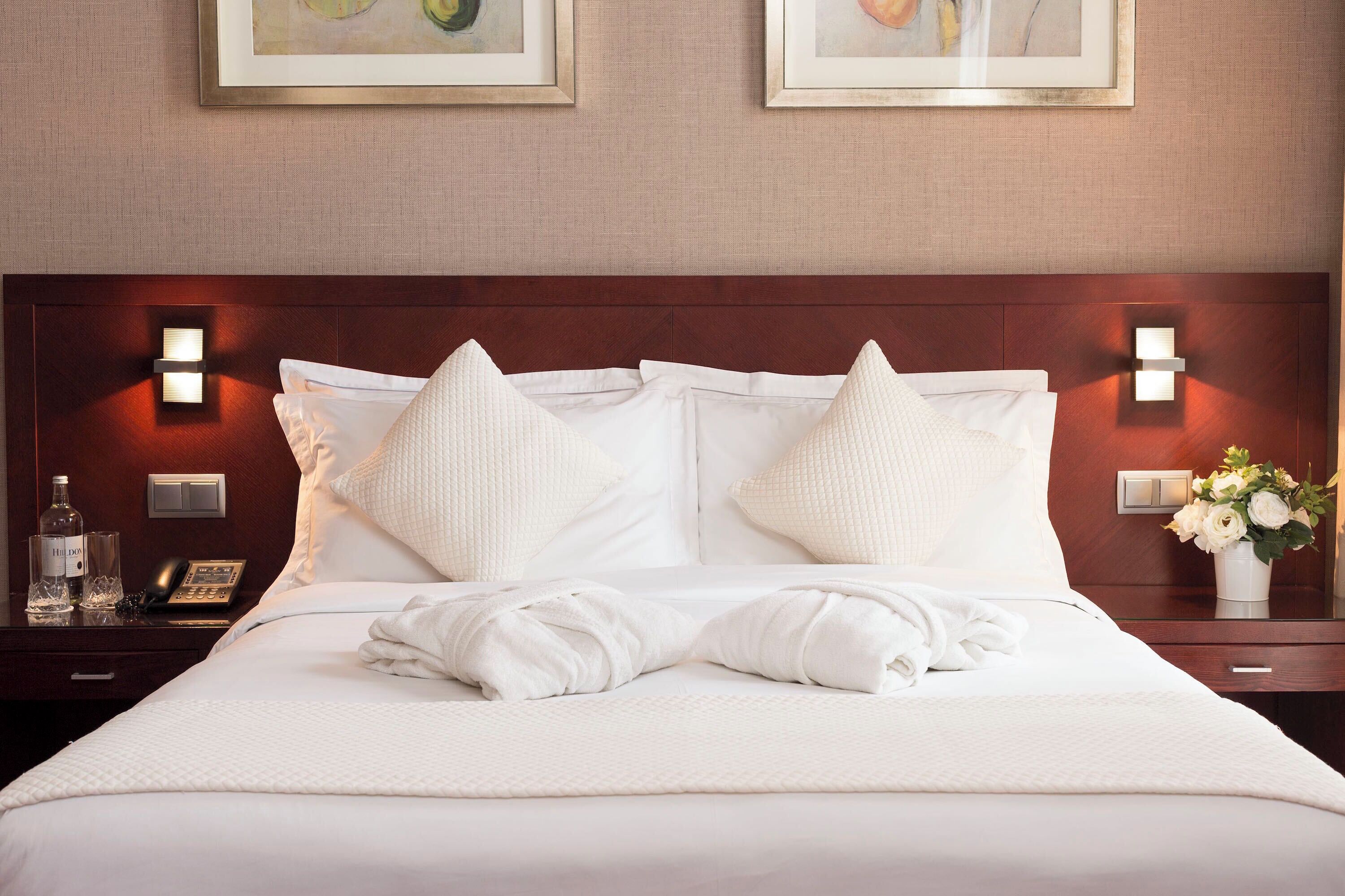 balcony suite | hypo-allergenic bedding, pillow-top beds, in-room safe, desk