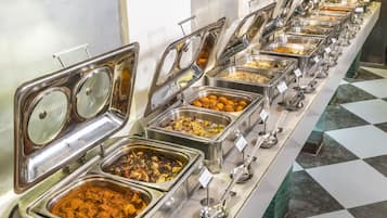 Daily buffet breakfast (INR 413 per person)