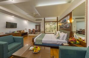 Club Suite, 1 King Bed | 1 bedroom, premium bedding, minibar, in-room safe - The Hhi Bhubaneswar (Bhubaneshwar)