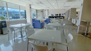 Free daily full breakfast