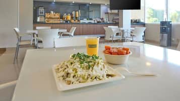 Desayuno completo incluido todos los días