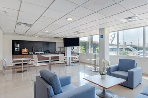 Free daily full breakfast