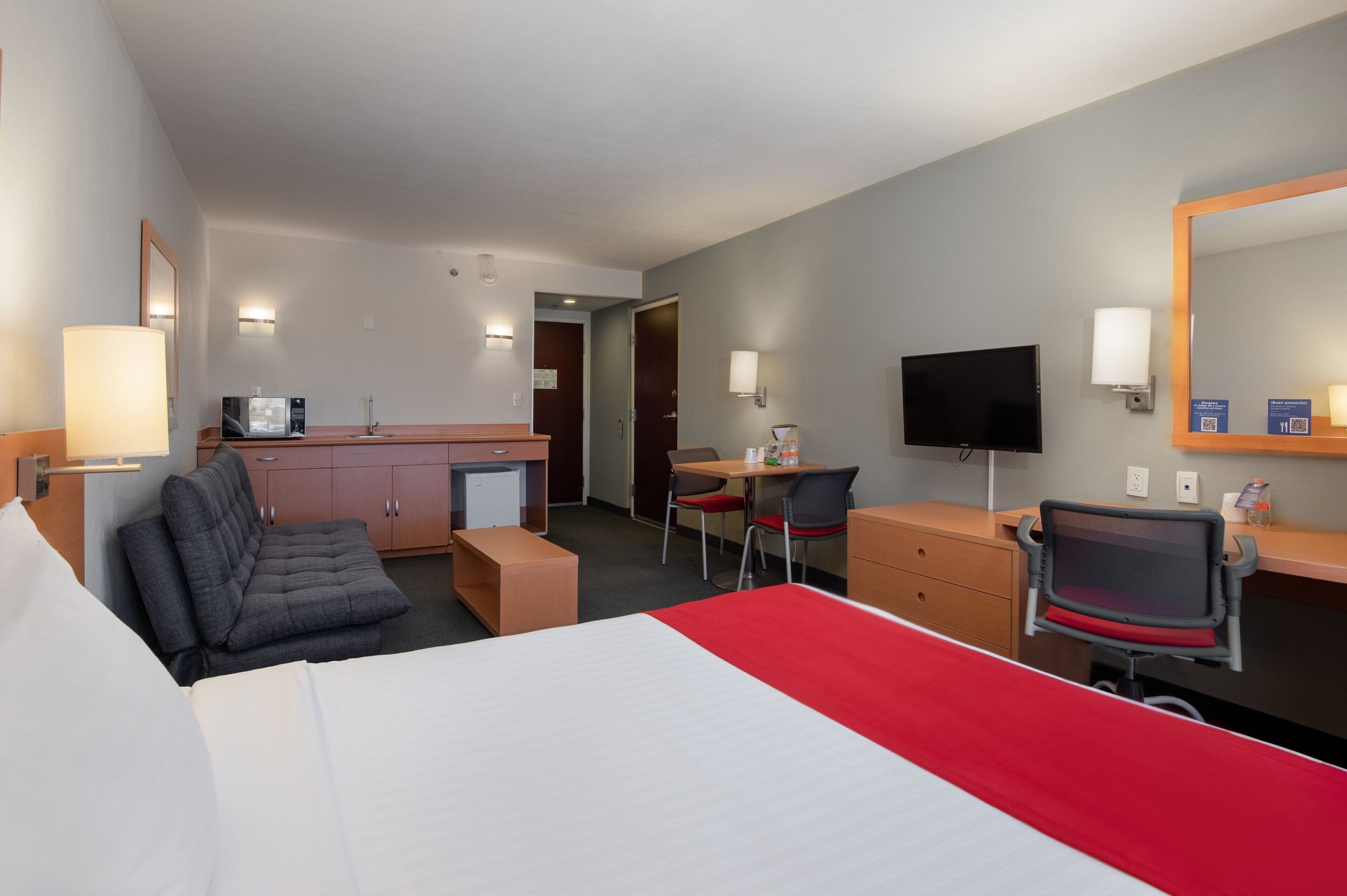 suite, 1 queen bed with sofa bed | desk, laptop workspace, blackout curtains, iron/ironing board