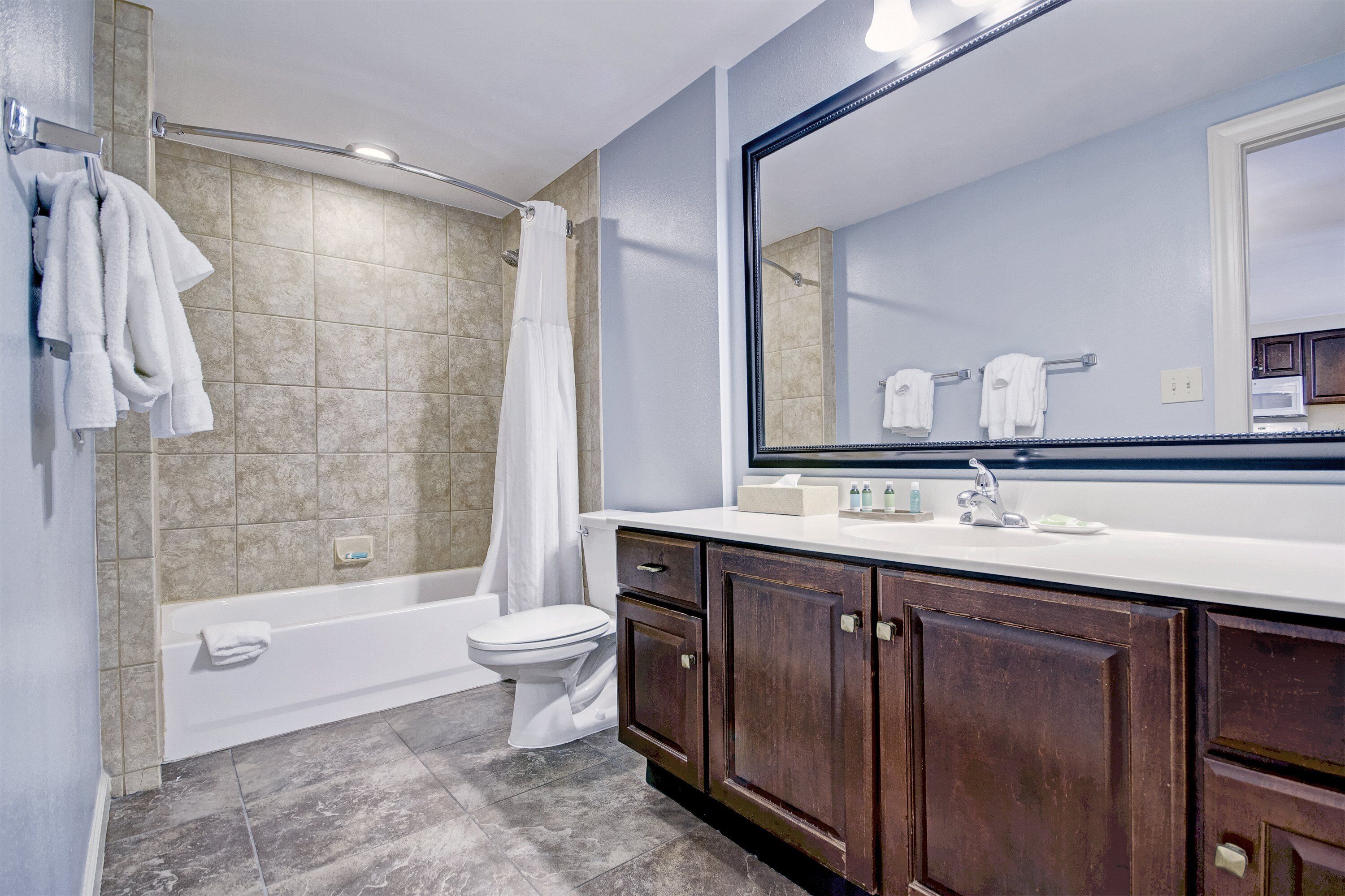 standard condo, 2 bedrooms, non smoking | bathroom | combined shower/bathtub, free toiletries, hair dryer, towels