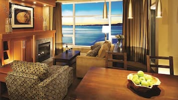 Suite superior | 1 habitación, ropa de cama de alta calidad y escritorio