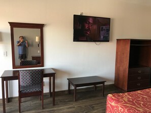 Escritorio, wifi gratis, ropa de cama y accesible en silla de ruedas