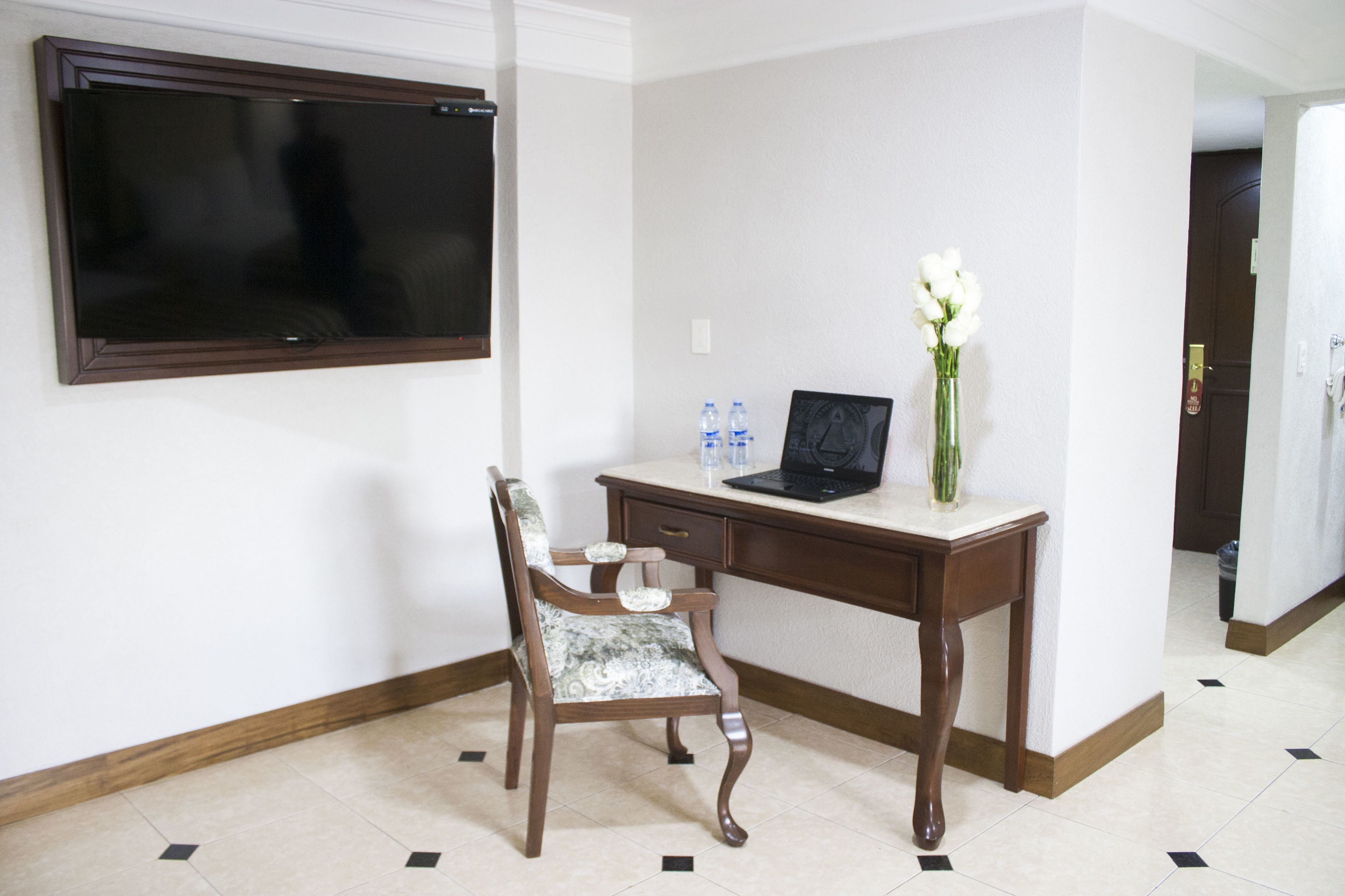 suite, non smoking | in-room safe, desk, iron/ironing board, free cots/infant beds