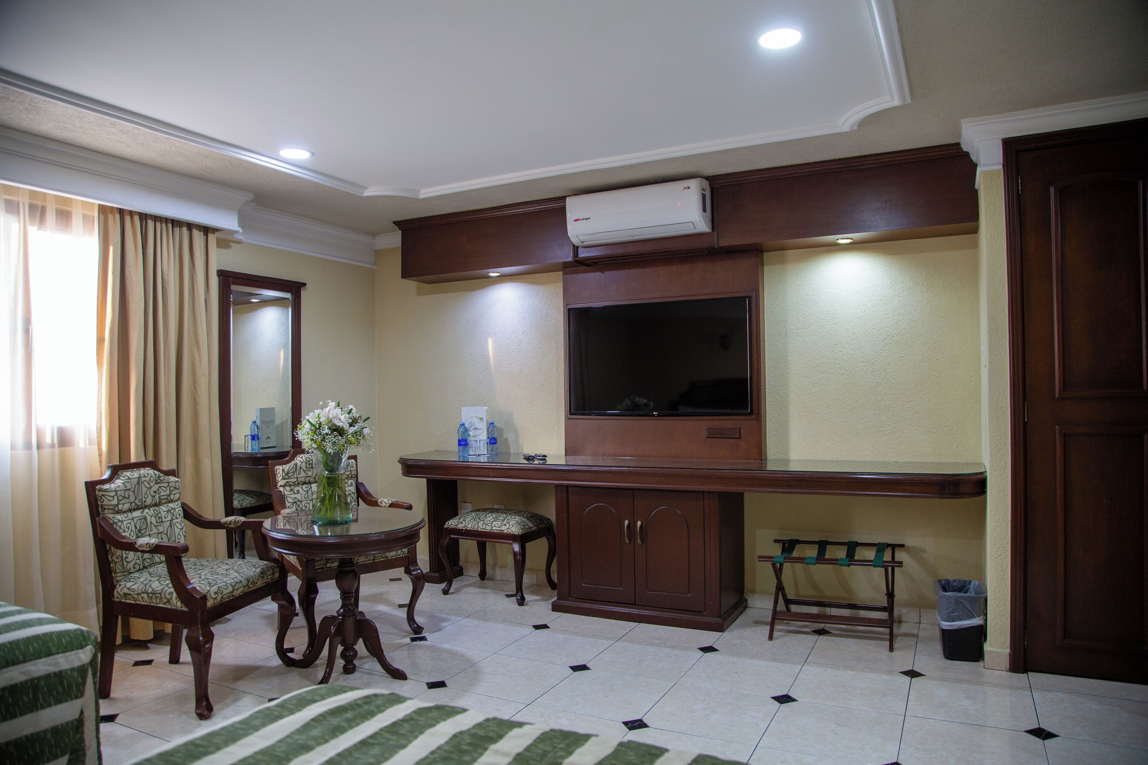 executive single room, non smoking | in-room safe, desk, iron/ironing board, free cots/infant beds