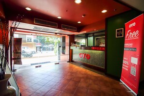 Reception - OYO 434 Boonsiri Place Hotel (Bangkok)