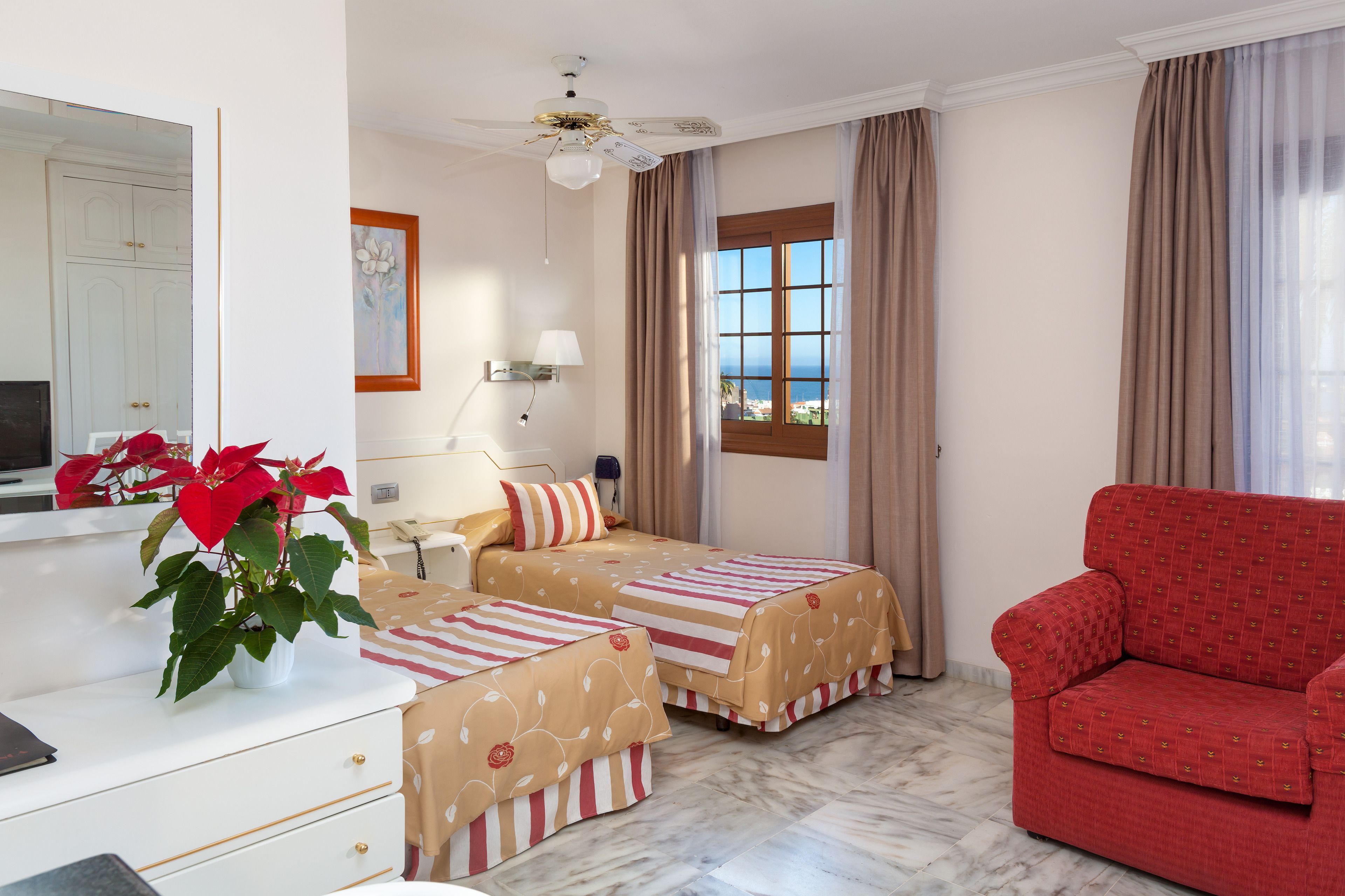 Apartamentos Casablanca in Puerto de la Cruz - Photos, Reviews