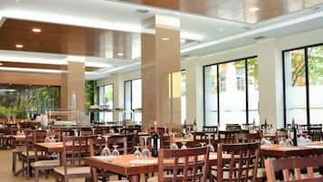 Dagelijks ontbijtbuffet (EUR 16 per persoon)