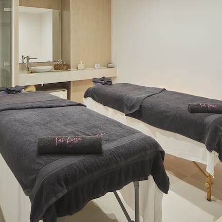 Couples treatment rooms, sauna, steam room, Turkish bath