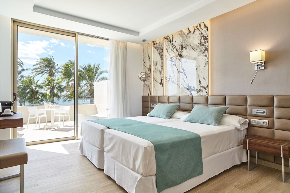 Chambre Deluxe, bain à remous, vue mer