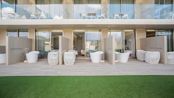 Quarto elite, banheira de hidromassagem, vista para a cidade | Terraço/pátio
