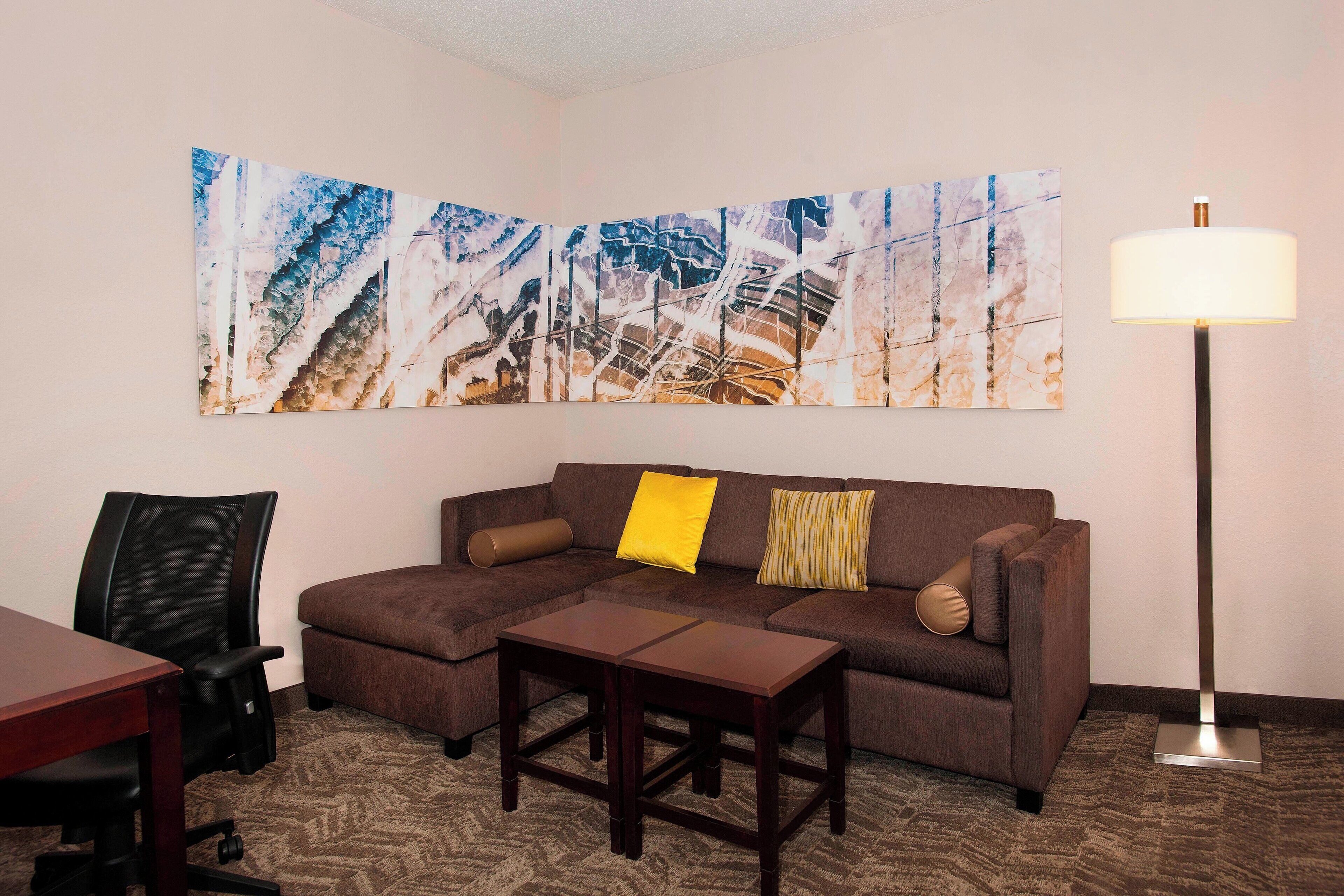 32-inch lcd tv with digital channels, tv, pay films