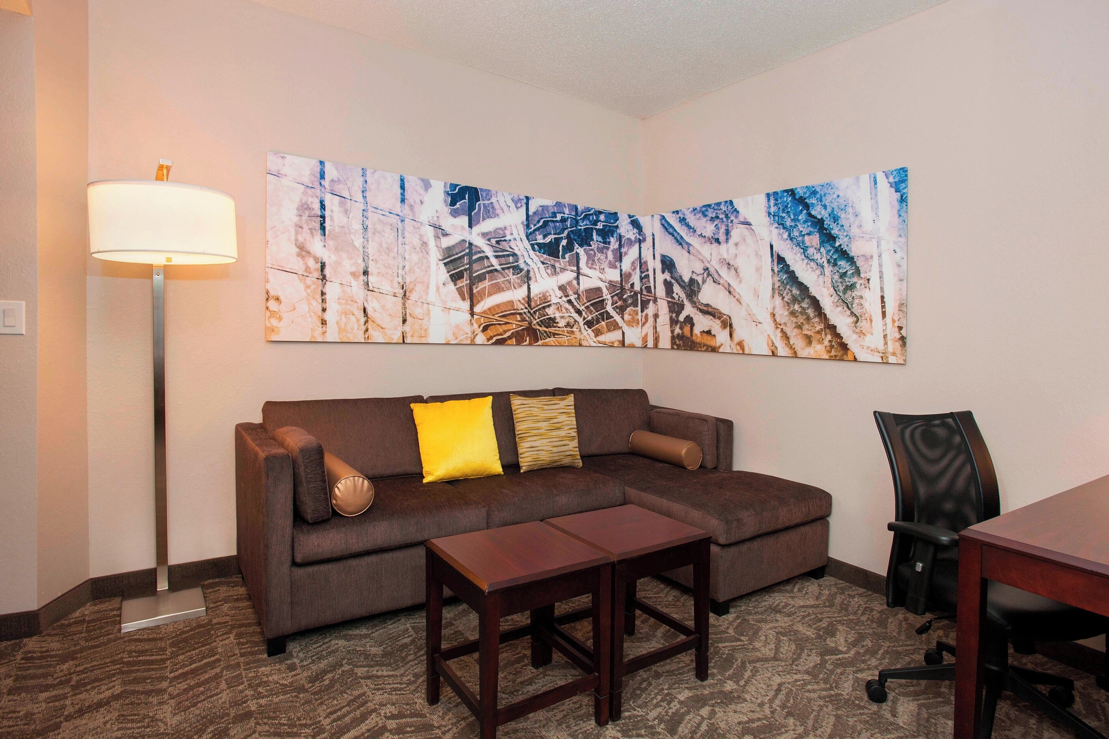 32-inch lcd tv with digital channels, tv, pay films