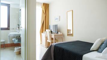 Single deluxe room | ์์ค | ๋ฌด๋ฃ ์ธ๋ฉด์ฉํ, ํค์ด๋๋ผ์ด์ด, ๋น๋ฐ, ํ์