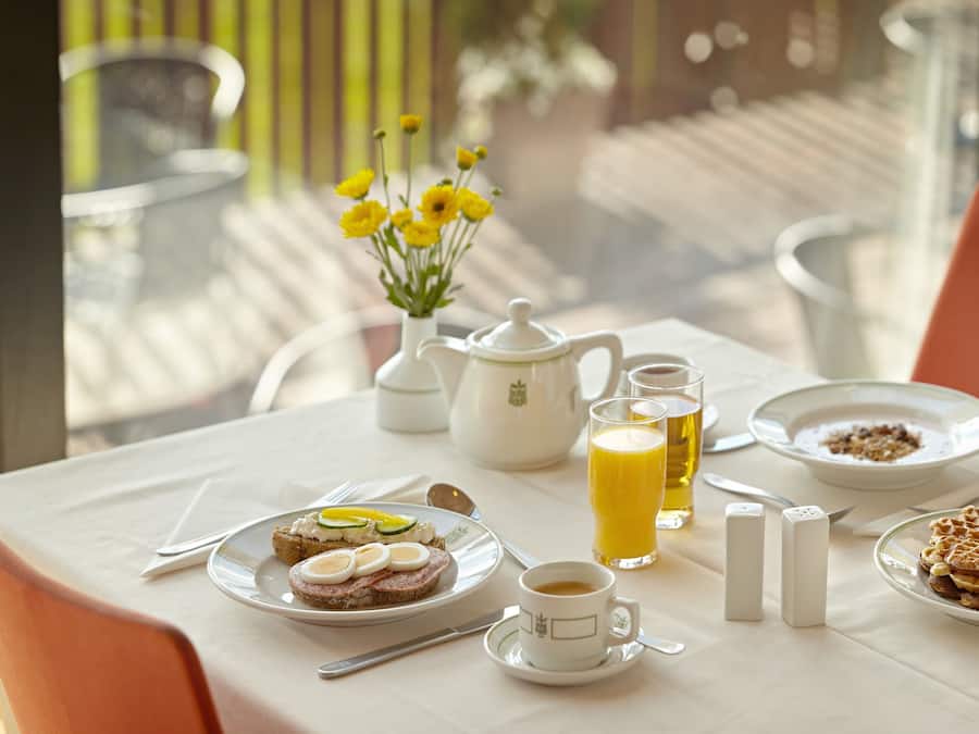 Daily buffet breakfast for a fee