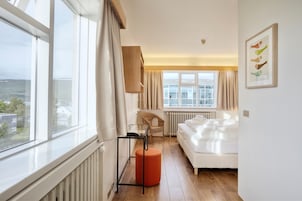 Desk, blackout drapes, free WiFi, bed sheets