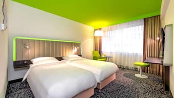 Habitación superior | Ropa de cama de alta calidad y caja de seguridad en la habitación