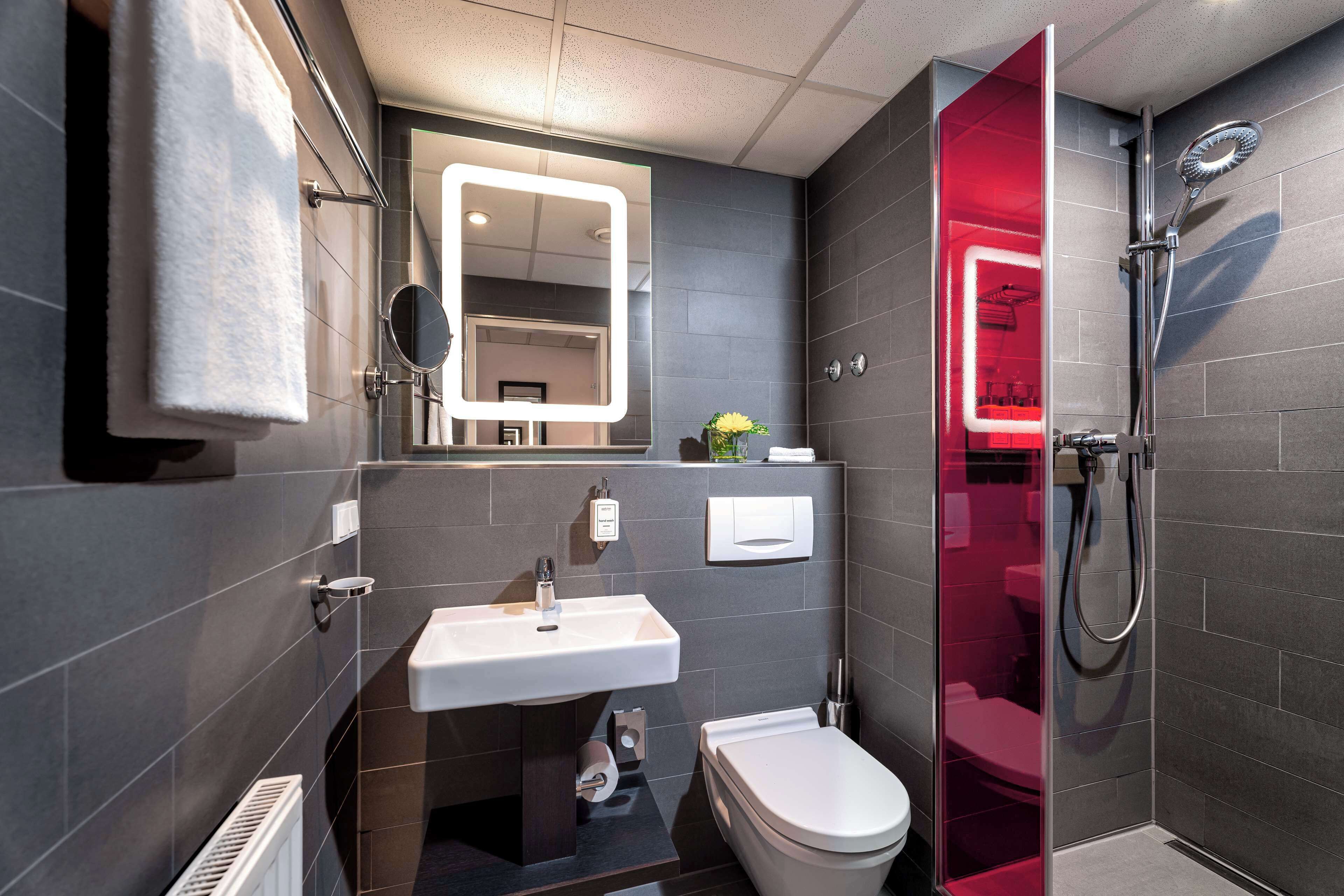 superior room | bathroom | shower, free toiletries, hair dryer, towels