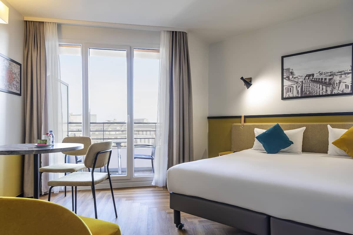 In-room safe, desk, blackout drapes, soundproofing