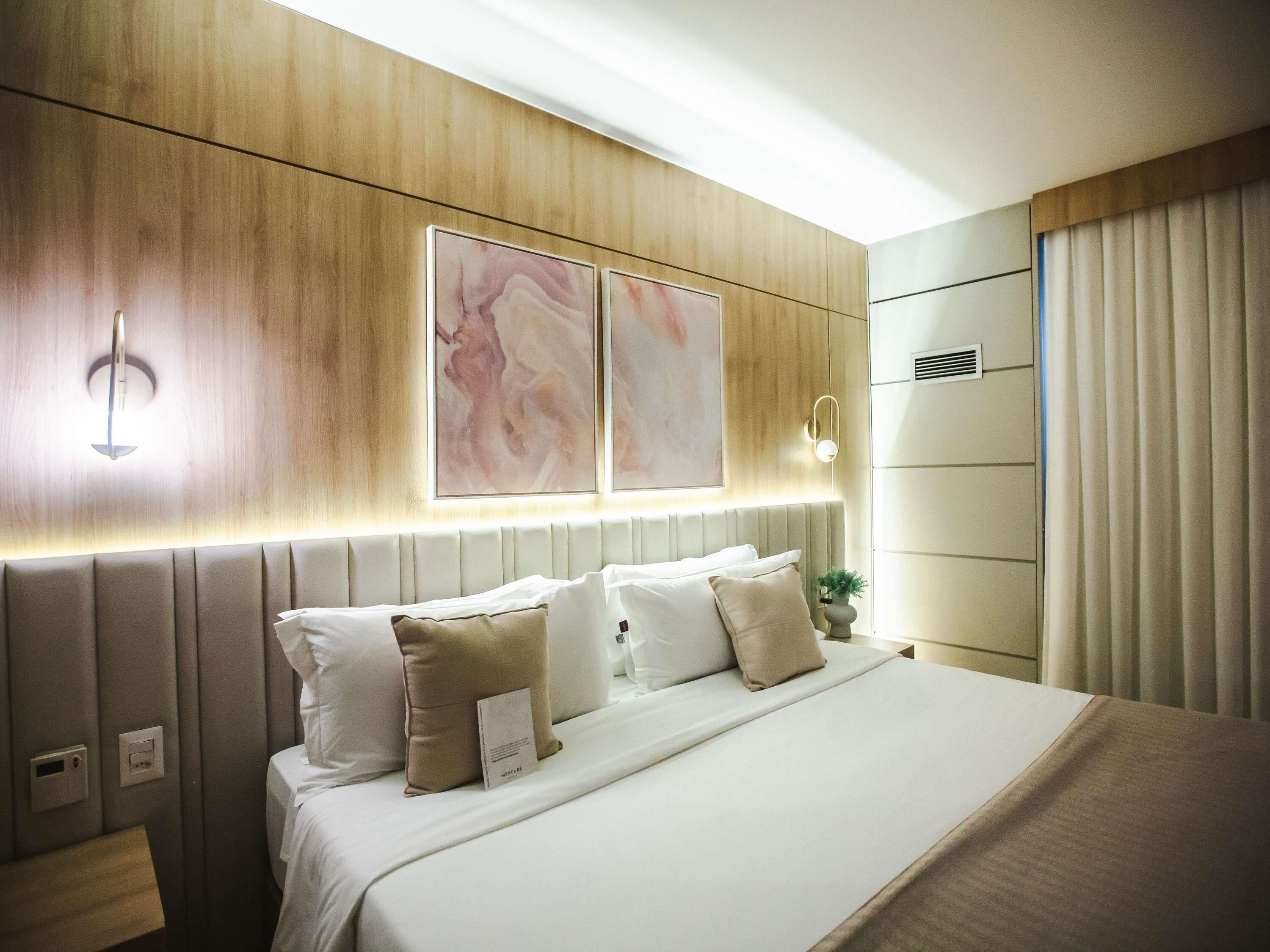 junior suite, 1 king bed, sea view | minibar, in-room safe, desk, soundproofing