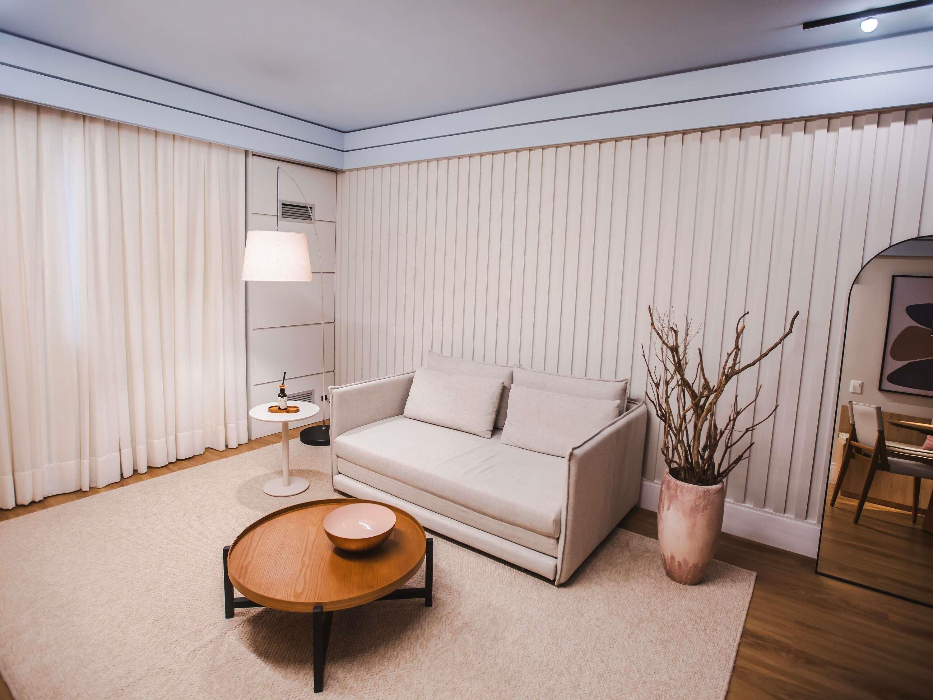 Suíte júnior, 1 cama King, vista para o mar | Frigobar, cofres nos quartos, escrivaninha, quartos à prova de som