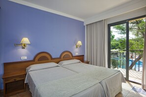 Een minibar, een bureau, geluiddichte muren, gratis babybedden