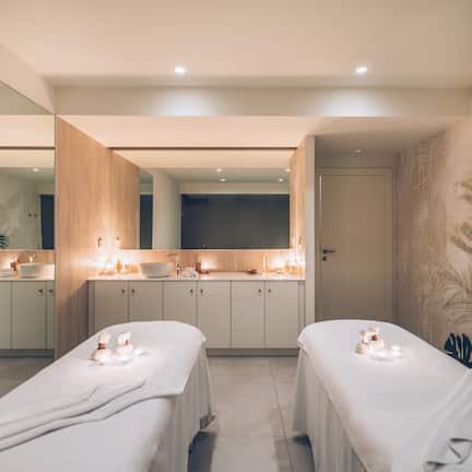 Sauna, hot tub, steam room, body treatments, hot stone massages