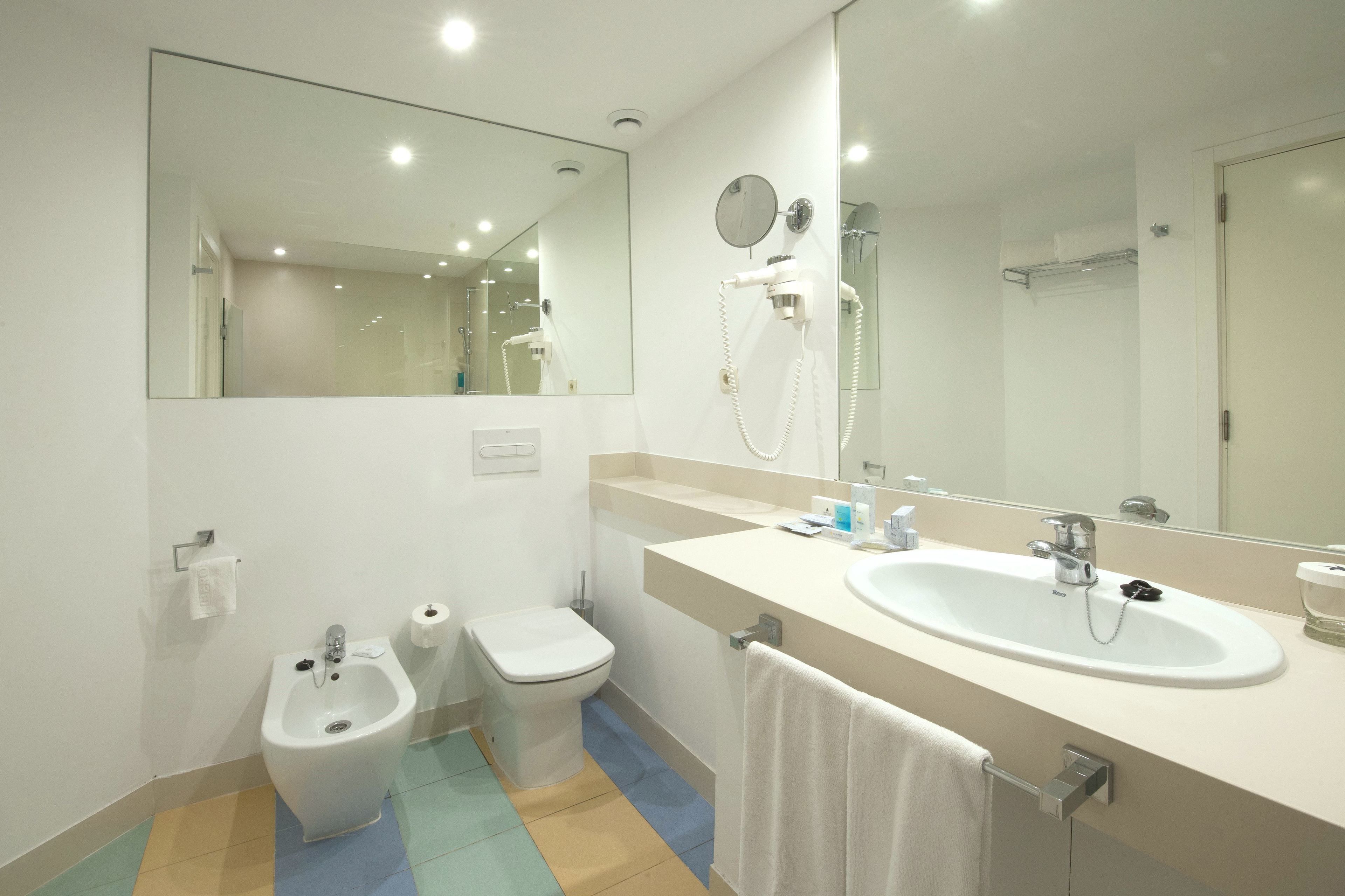 shower, eco-friendly toiletries, hair dryer, bidet