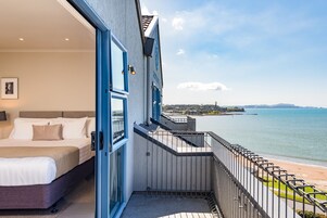 Familjelägenhet - 2 sovrum - 2 badrum - havsutsikt (with Indoor Spa) | Sängtillbehör av högsta kvalitet och värdeförvaringsskåp på rummet