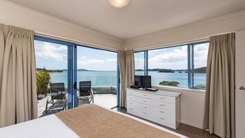 Luxury Room, 2 Bedrooms, Hot Tub, Ocean View | Premium bedding, in-room safe, individually furnished