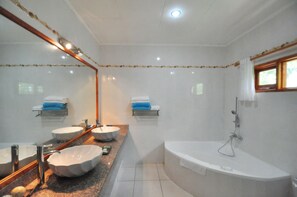 Bathroom - Villas De Mer (Praslin Island)
