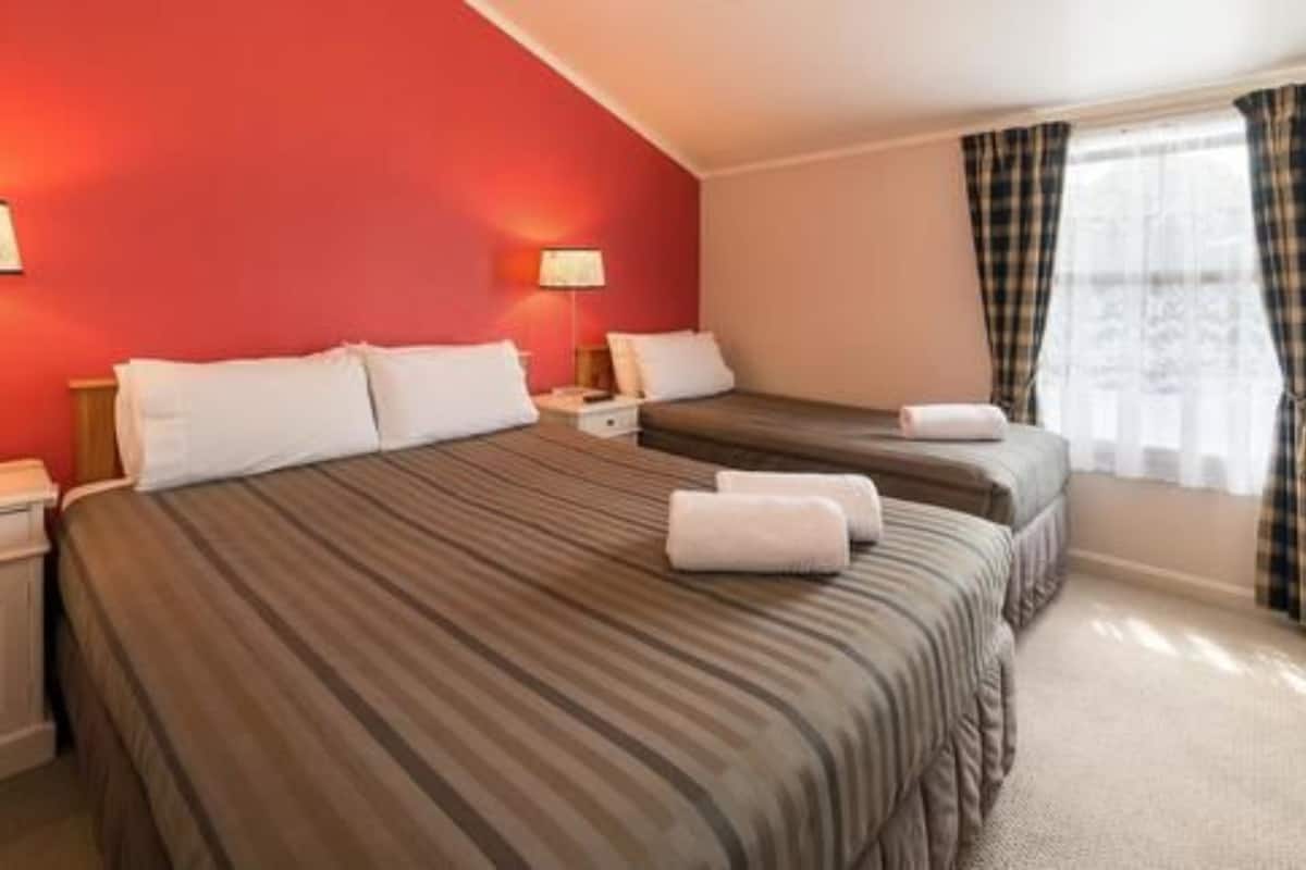 Family Apartment, 2 Bedrooms | Desk, iron/ironing board, free cots/infant beds, free WiFi