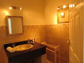 Room (Protea) | Bathroom