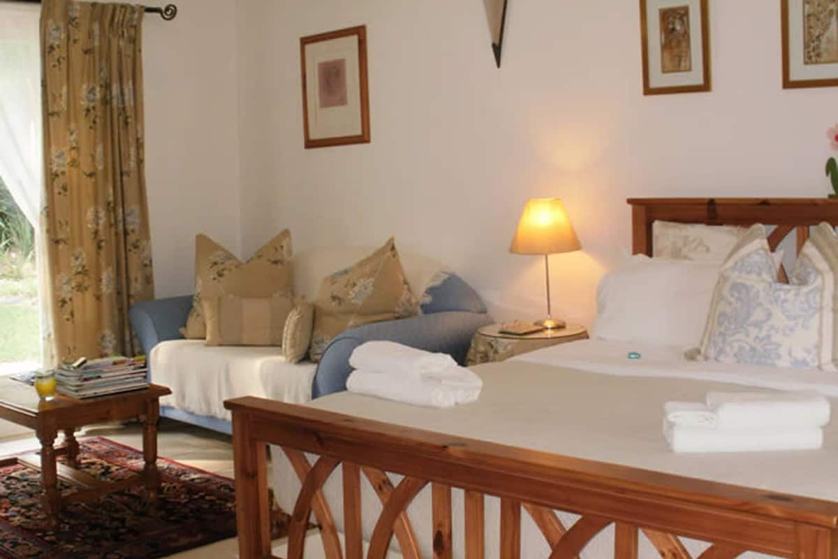Standard Room (Mimosa) | Minibar, iron/ironing board, free cots/infant beds, free WiFi