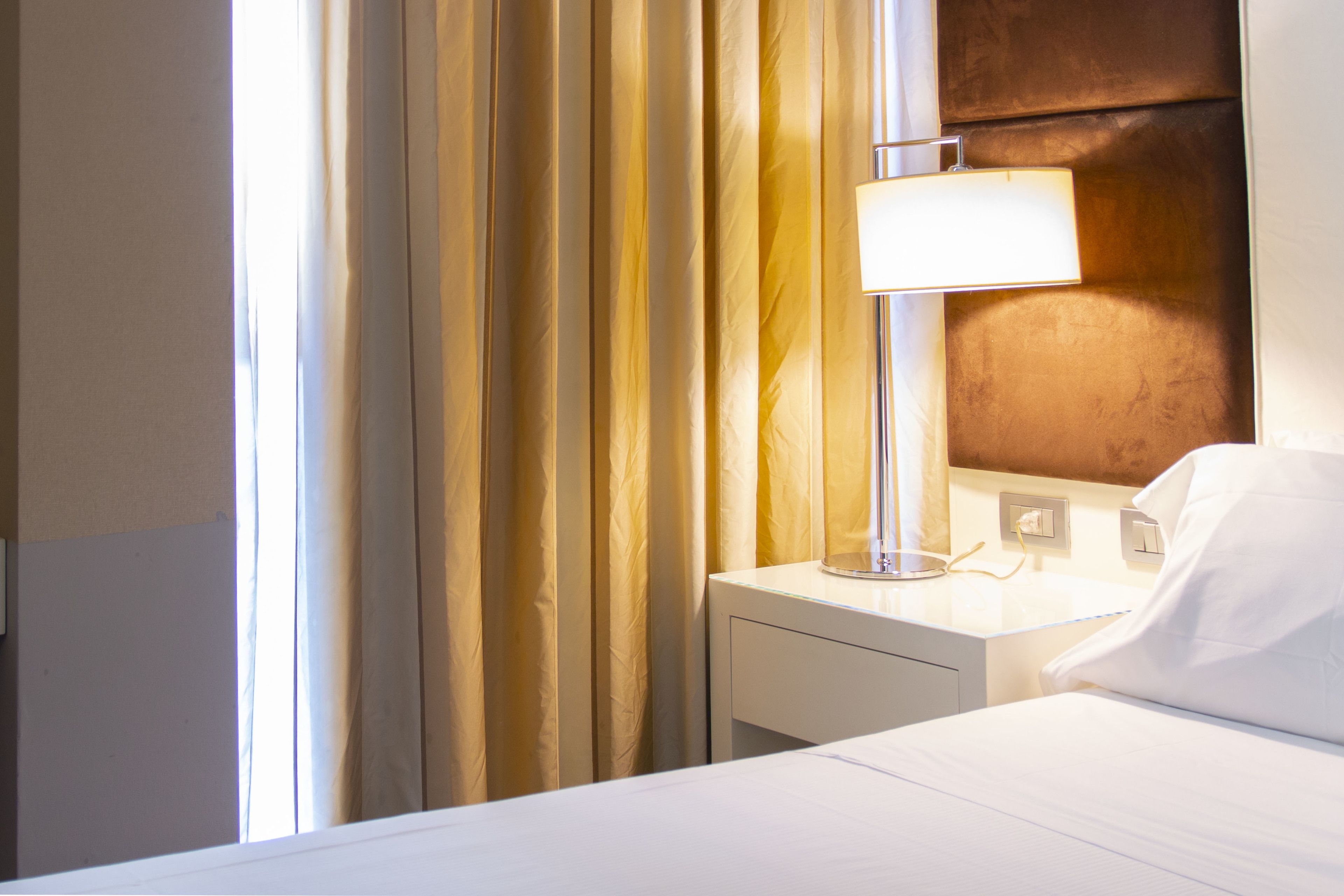 Junior-Suite, Whirlpool | Daunenbettdecken, Zimmersafe, laptopgeeigneter Arbeitsplatz