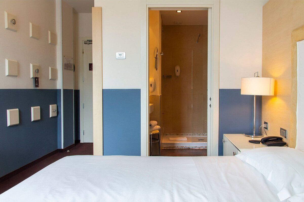 Down duvets, in-room safe, laptop workspace, soundproofing