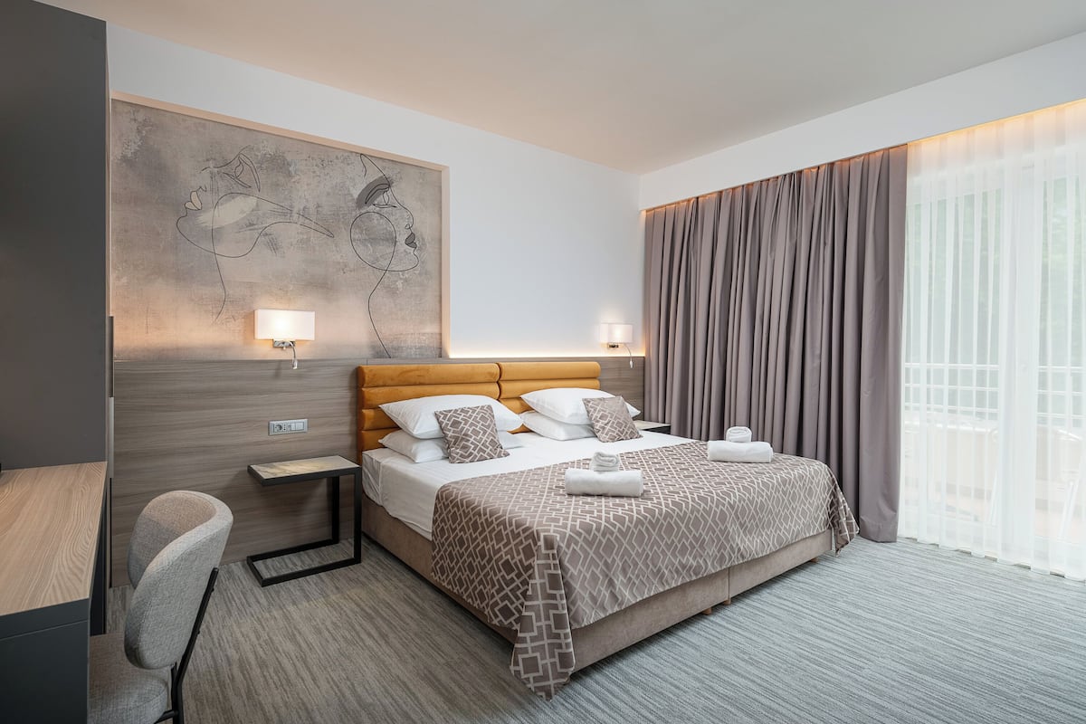 Superior Double or Twin Room, Balcony | In-room safe, soundproofing, iron/ironing board, free WiFi