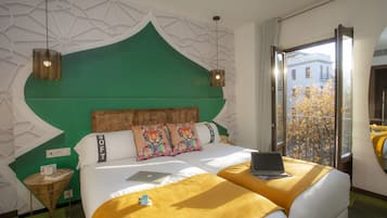 Habitación doble, balcón | Ropa de cama de alta calidad y minibar