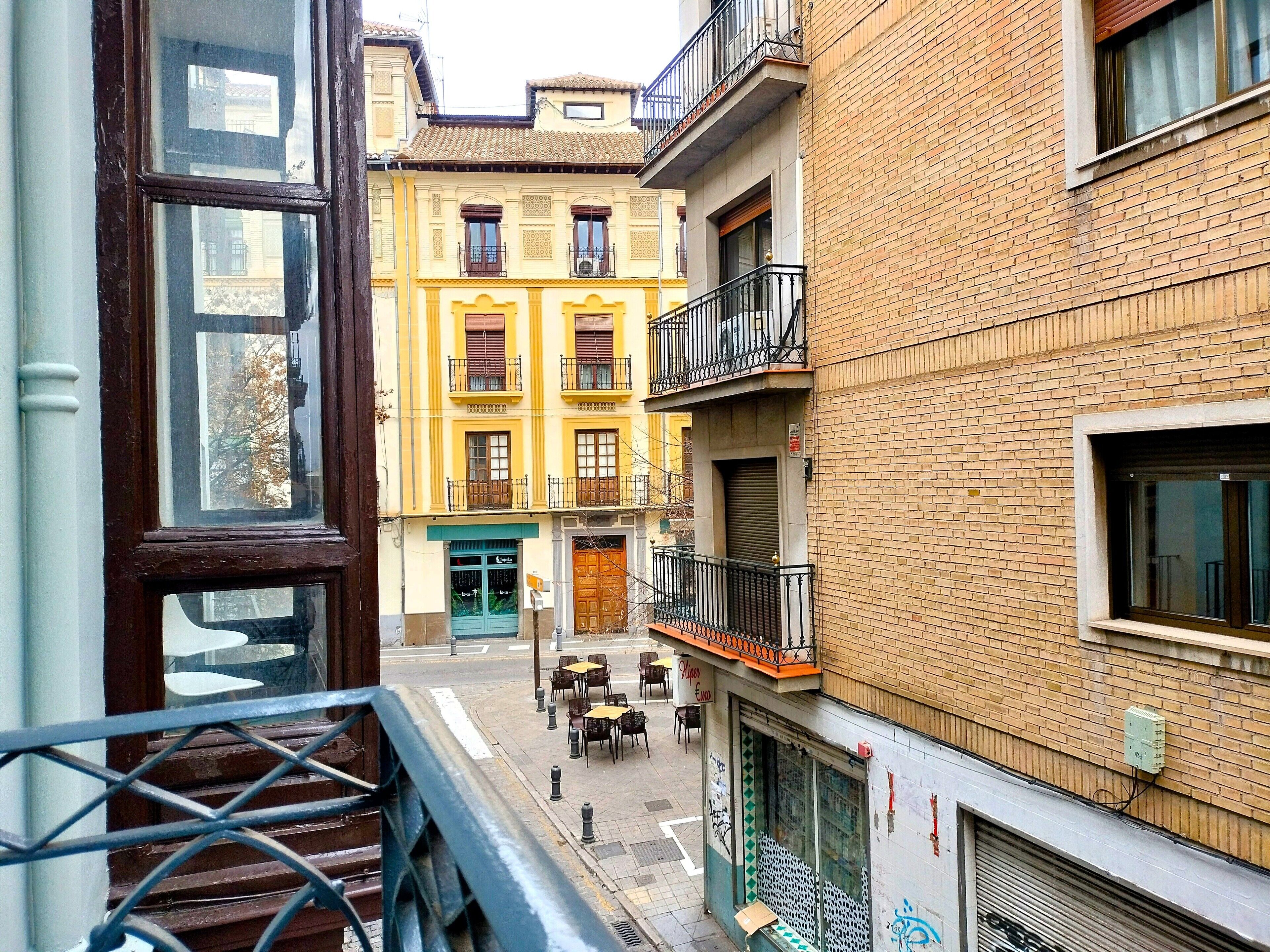 Ropa de cama de alta calidad y minibar 