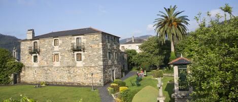 Seasonal outdoor pool, sun loungers