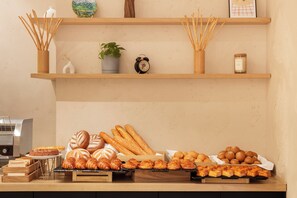 Daily buffet breakfast for a fee