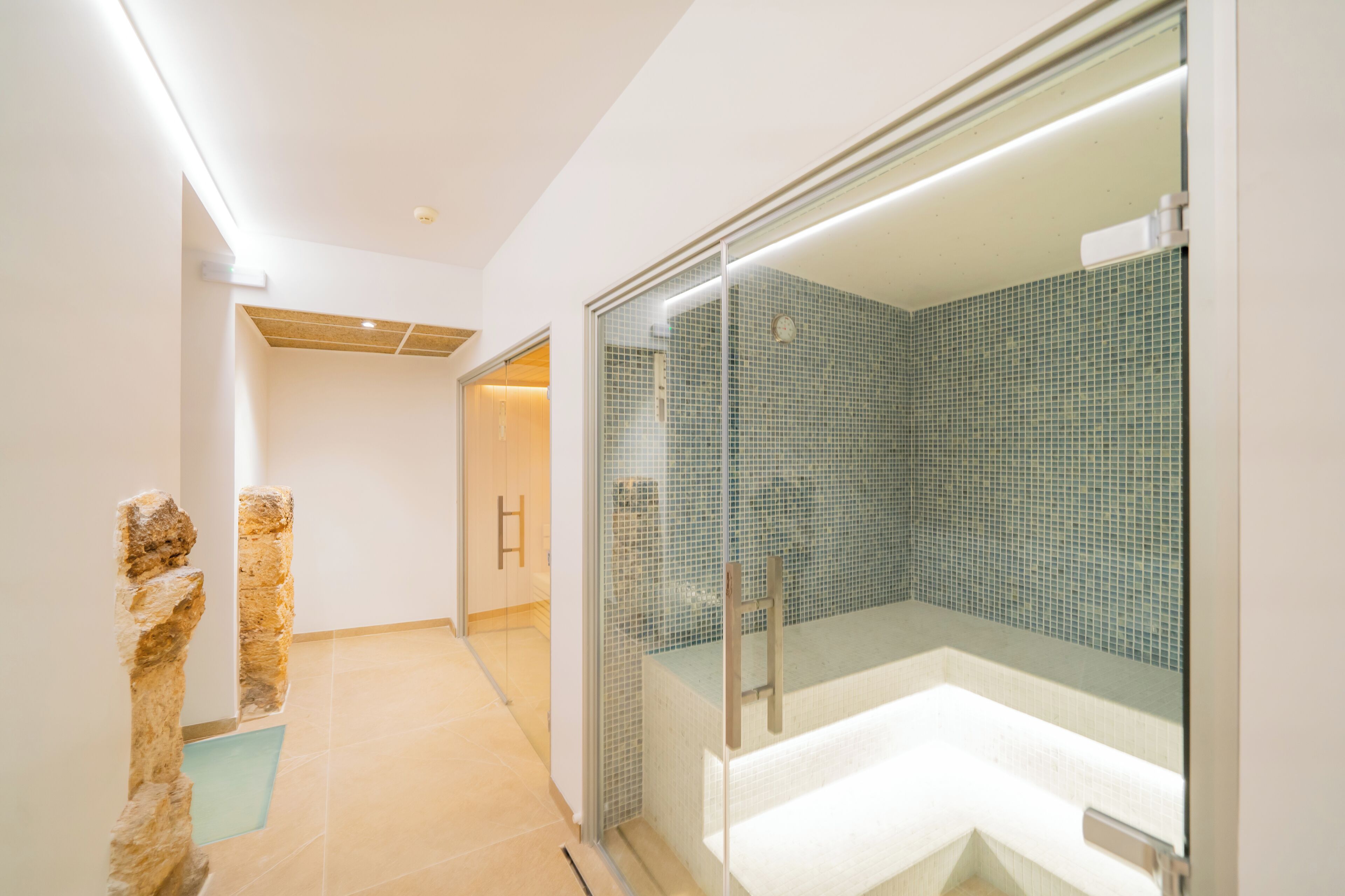 sauna, hot tub, steam room, swedish massages, massages