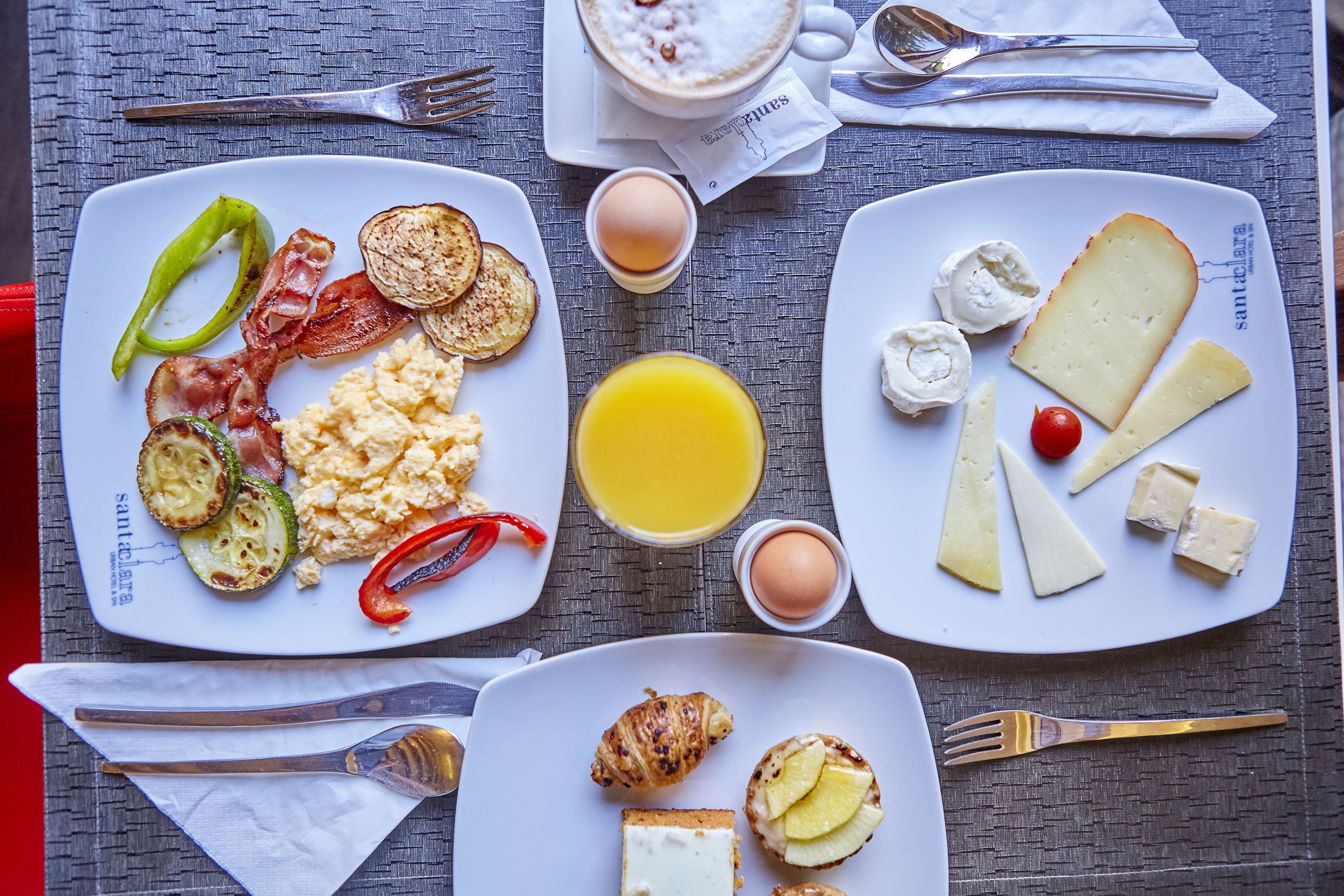 daily full breakfast (eur 17 per person)