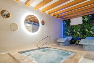 Sauna, hot tub, steam room, Swedish massages, massages