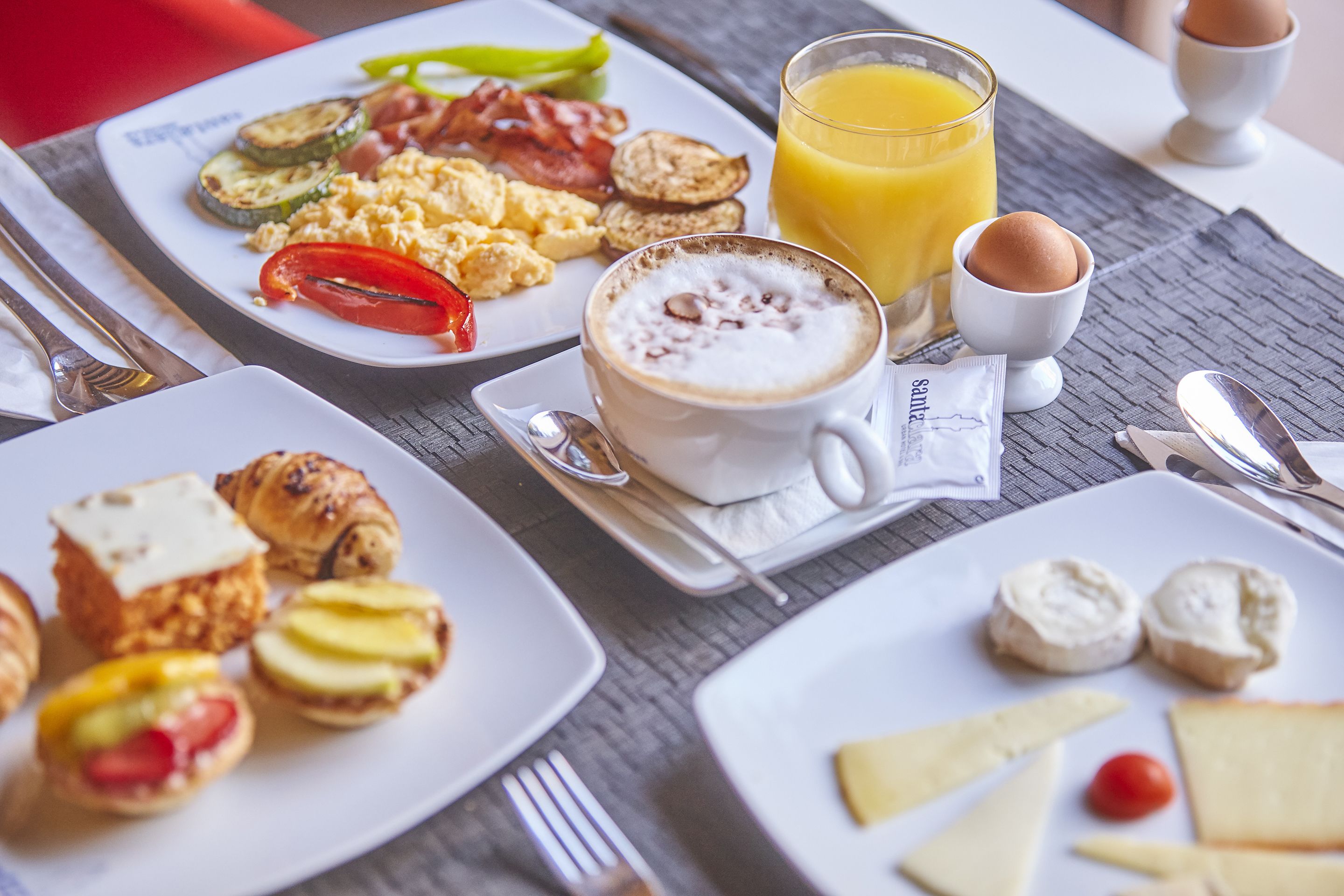 daily full breakfast (eur 17 per person)
