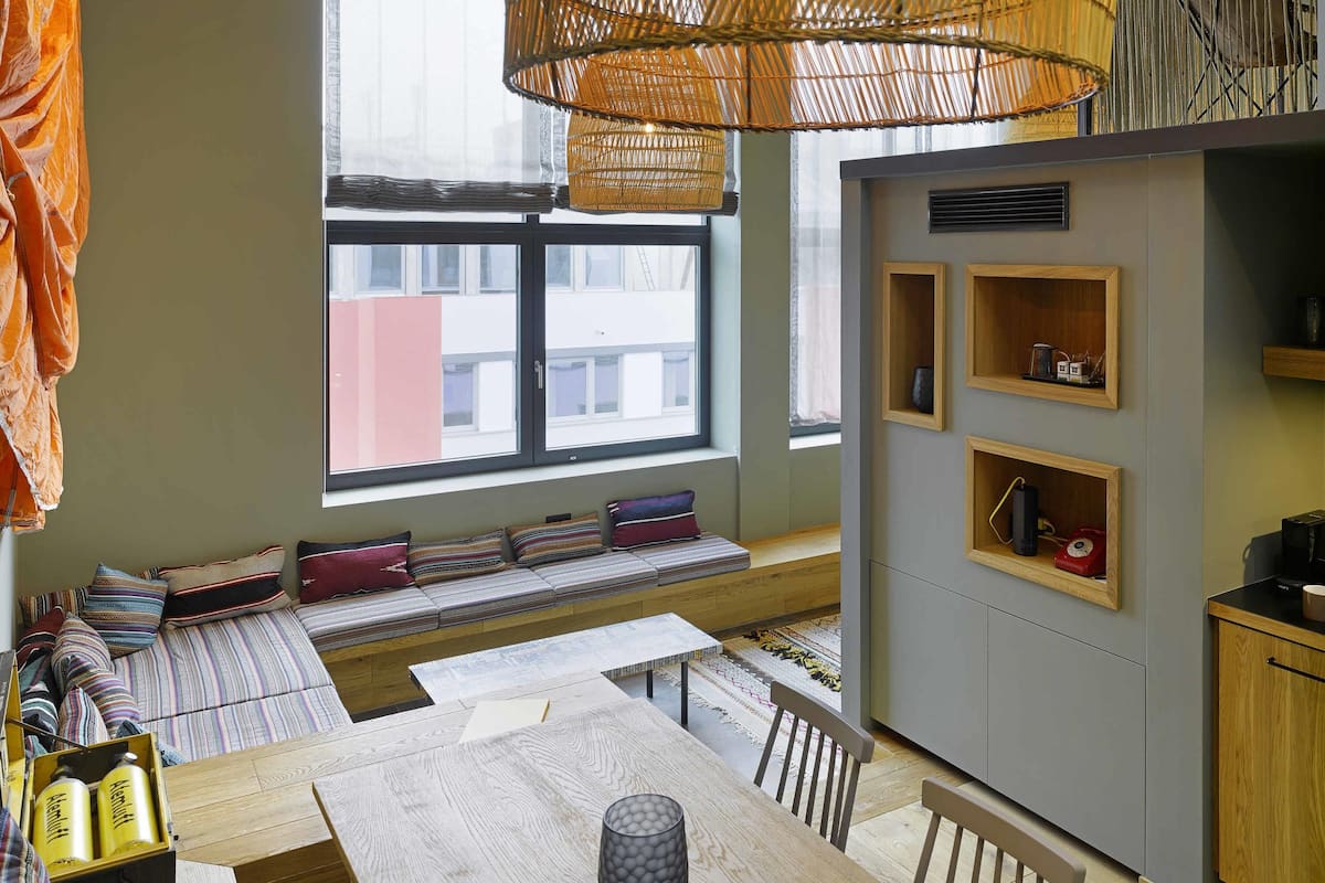 Machu Picchu Suite | Ylelliset vuodevaatteet, untuvapeitot, minibaari, tallelokero huoneessa