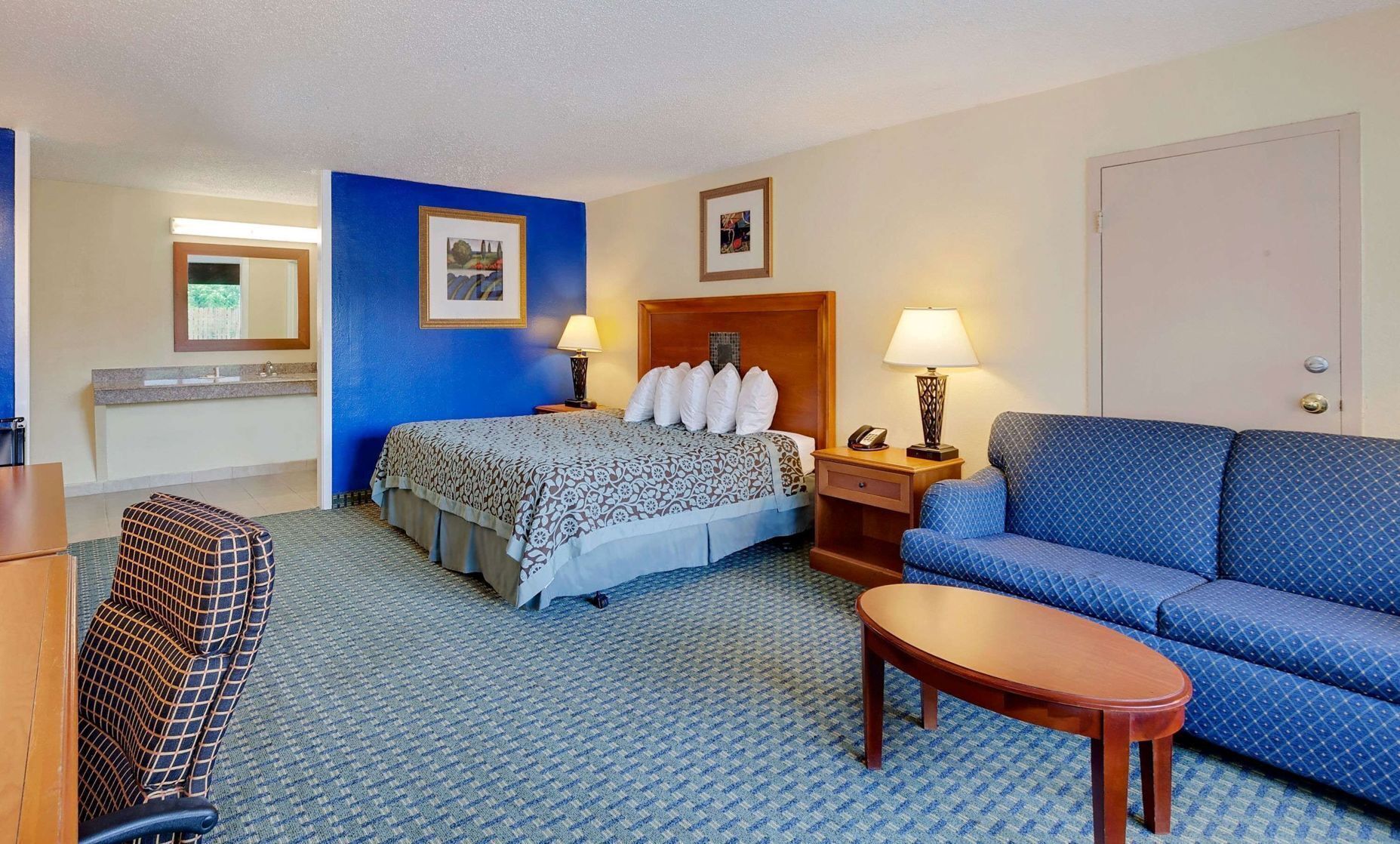 1 bedroom, desk, iron/ironing board, free WiFi